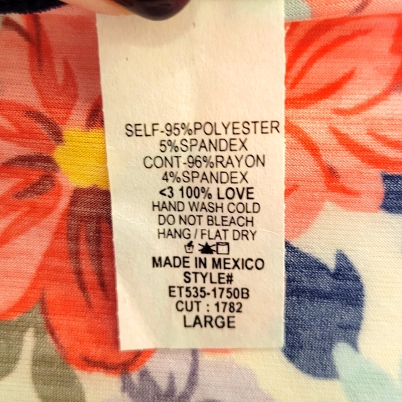 Sew In Love NWOT Floral Henley Top Large - Picture 6 of 9